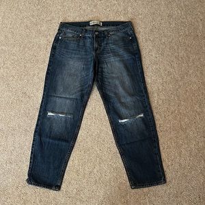 Abercrombie boyfriend straight jean